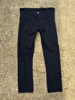 lululemon athletica Black capri Leggings